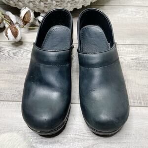 Sanita Aubrey Professional Smooth Leather Non-Slip Work Clogs Black Size…